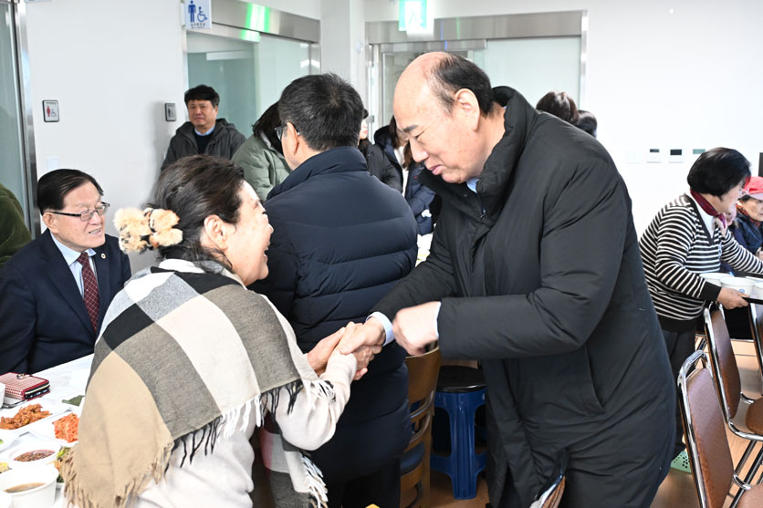 평화로경로당 인사방문 이미지