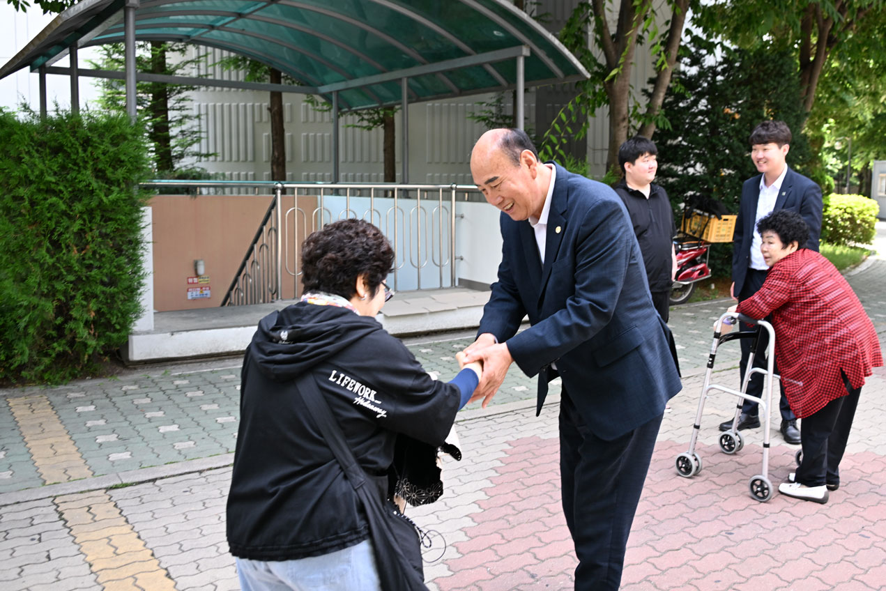 송내동 소재 경로당 인사 방문 (5)