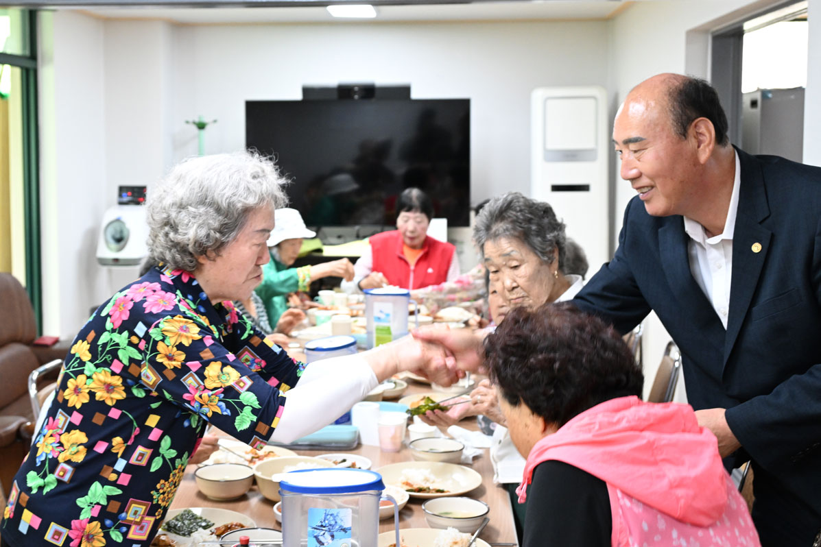 송내동 소재 경로당 인사 방문 (9)