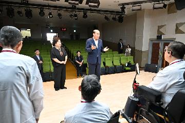 장애인합창단 격려 대표사진
