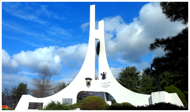 Statue for Belgium & Luxembourg Participation